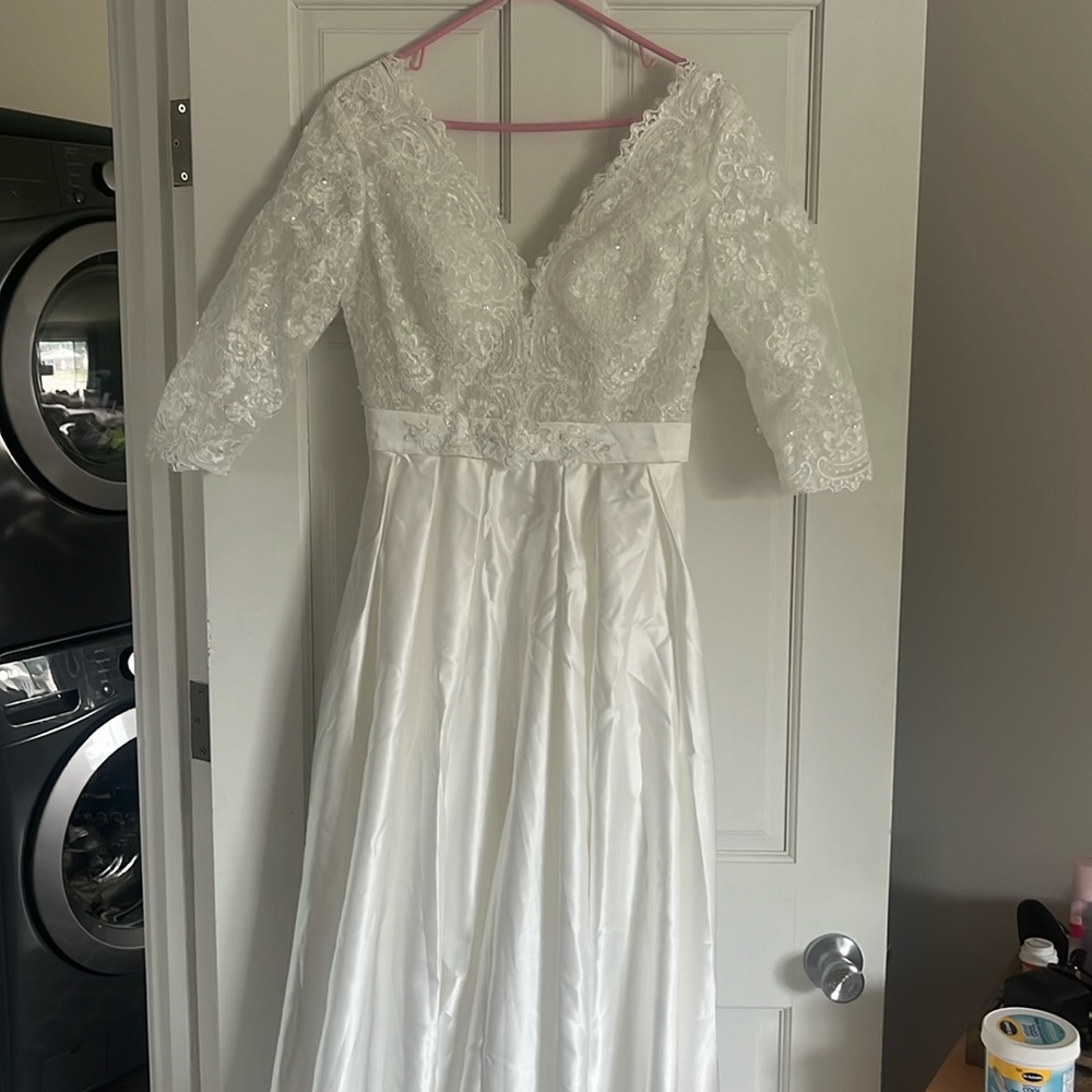 Elegant Wedding Dress with Sleeve Satin Skirt Lace Tulle Top A Line NEVER WORN